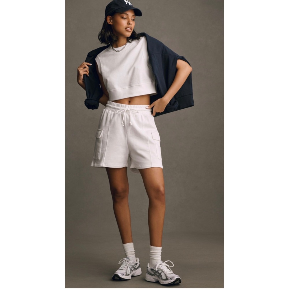 Daily Practice Cargo Knit Shorts in White Size Small‎